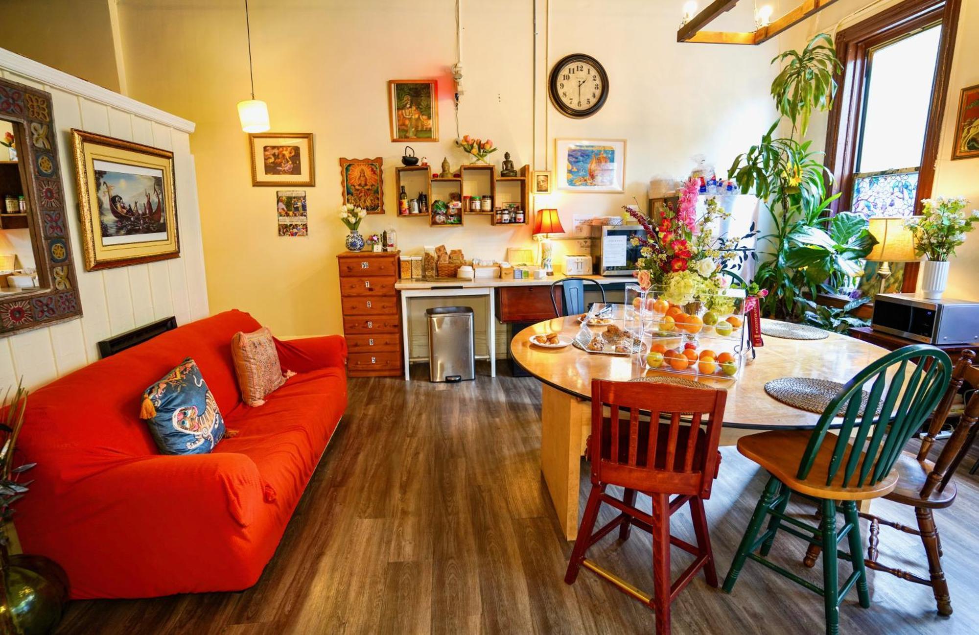 Interfaith Retreats Hostal