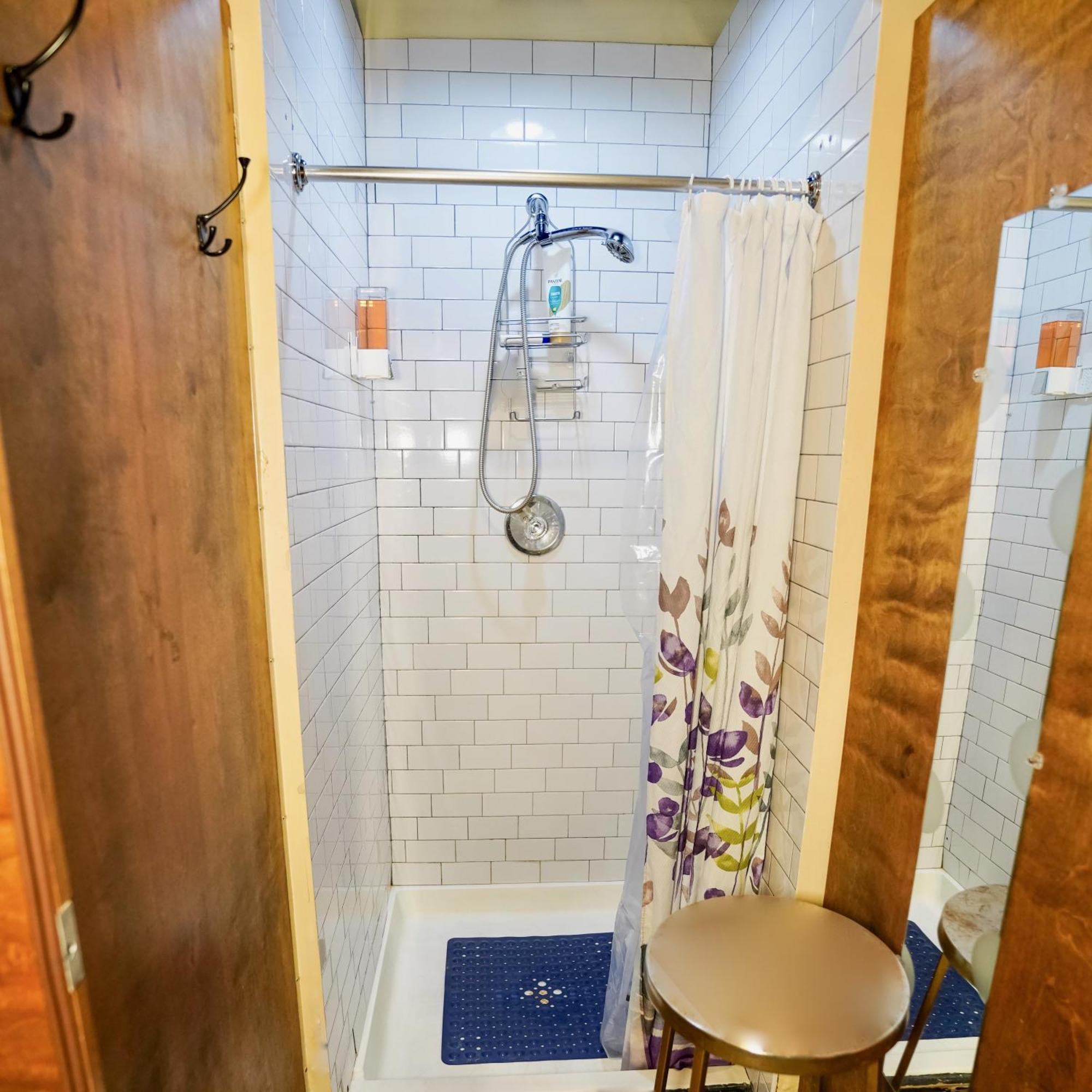 Interfaith Retreats Hostal *